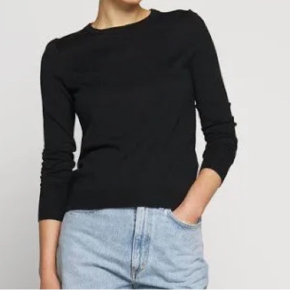 black Crew petite sweater 100% merino wool.